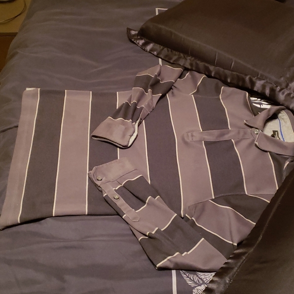 Banana Republic Luxury Touch Long Sleeved Polo - Picture 2 of 3